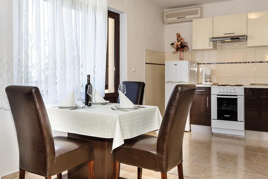 Rimbaldo Apartments Krk Town Extérieur photo